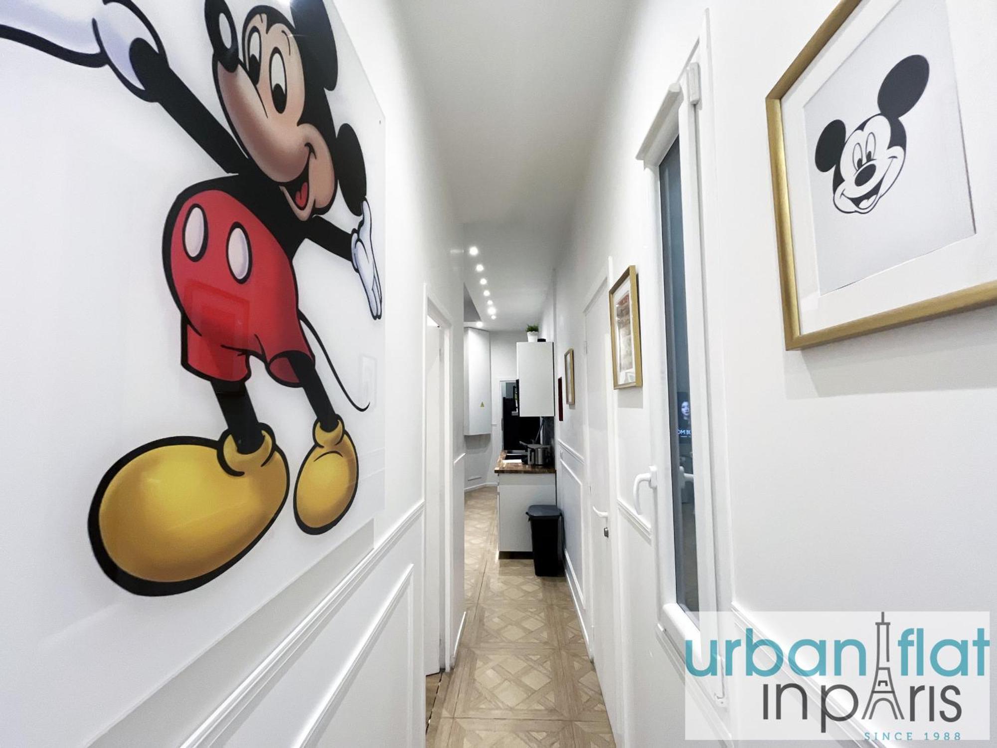 72 - Mermoz Mickey Mouse Párizs Kültér fotó